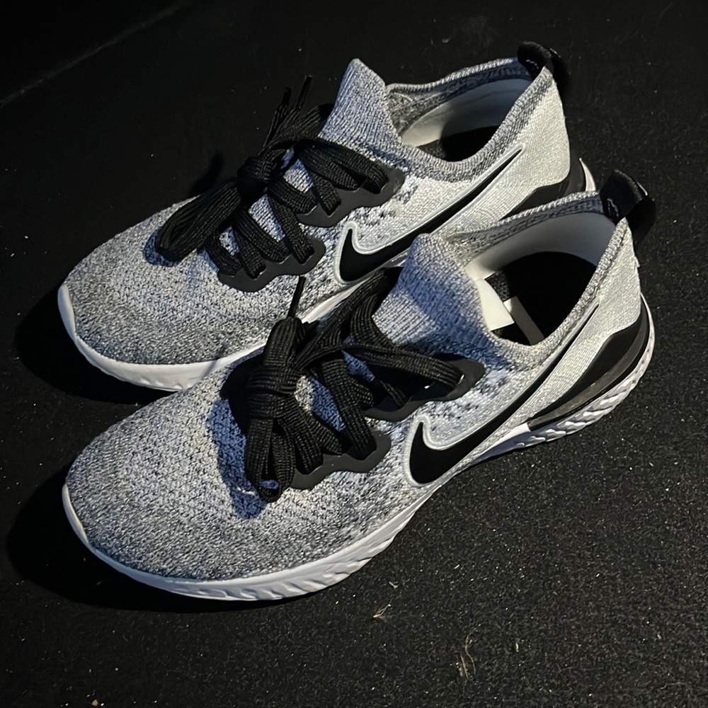 Nike Epic React Flyknit 2